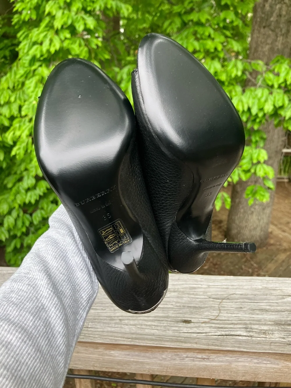 Burberry soft leather Black Textured Peep-Toe Stiletto Heels - Picture 4 of 5